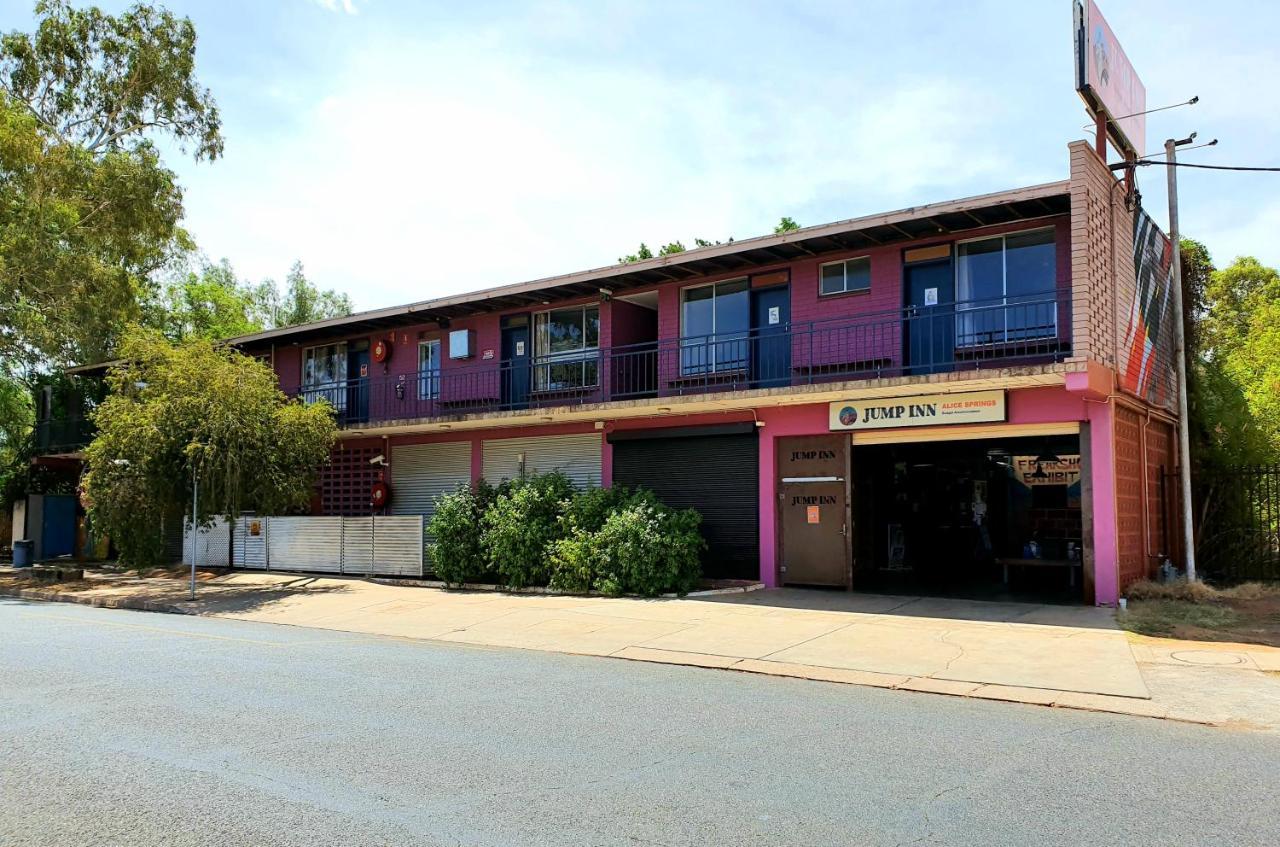 Jump Inn Alice Budget Accommodation Alice Springs Exterior photo